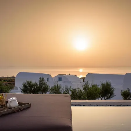Luxury 4* Fira (Santorini)