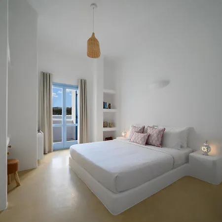 Luxury 4* Fira (Santorini)